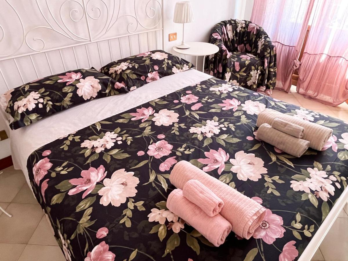 Villetta Stile Liberty A มารินาดิปิซา ภายนอก รูปภาพ